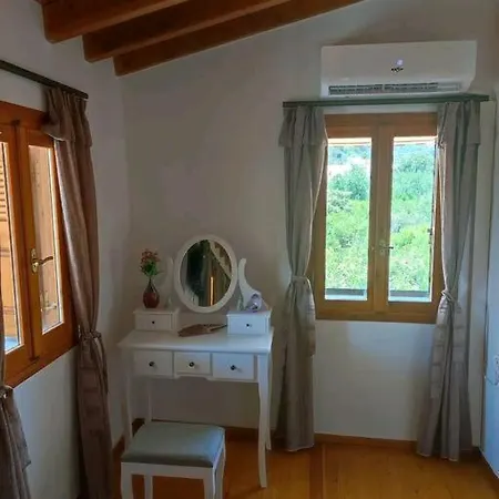 Nikόla's House Holiday home Mourniai