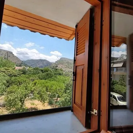 Nikόla's House Holiday home Mourniai