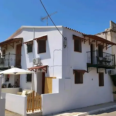 Nikόla's House Holiday home Mourniai
